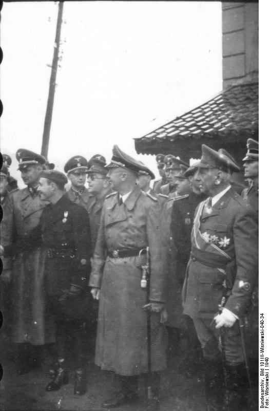 Bundesarchiv_Bild_101III-Wisniewski-040-34,_Frankreich,_Himmler_an_der_spanischen_Grenze.jpg